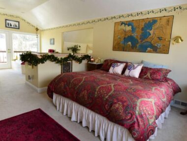 Arabian Nights Suite, A Walk on the Wild Side B&amp;B