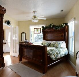 Guest Rooms, A Walk on the Wild Side B&amp;B