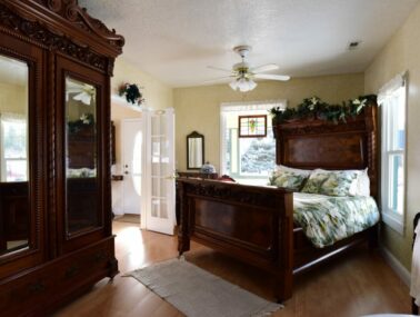 The Shadow Room, A Walk on the Wild Side B&amp;B
