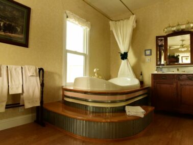 The Shadow Room, A Walk on the Wild Side B&amp;B